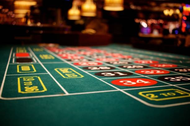 oyo88 app dashboard showing live-dealer tables and sportsbook section